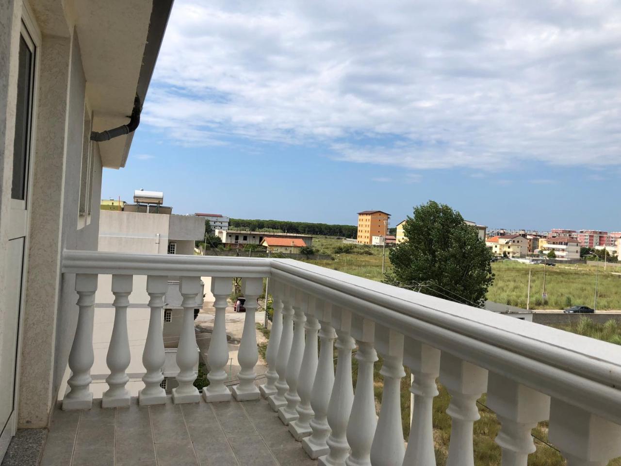 Doci Seven Hotel Velipojë Buitenkant foto