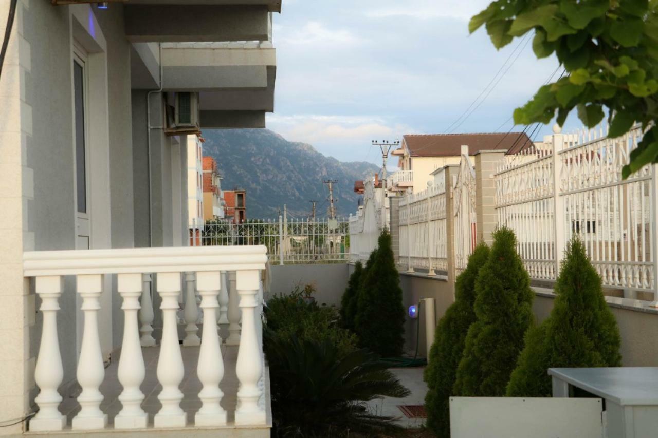 Doci Seven Hotel Velipojë Buitenkant foto